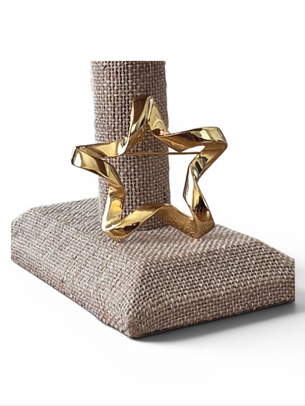 Vintage Gold Tone Modernist Ribbon Star Brooch
